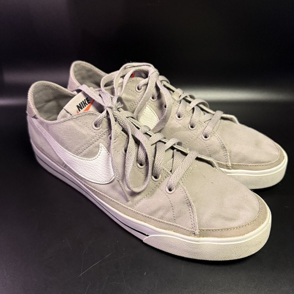 Nike Blazer‎ Low Shoes Mens Size 9.5 Classic Skateboarding Canvas Sneakers - Picture 1 of 6